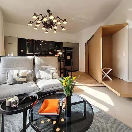 Luxury Omuntu Διαμέρισμα *