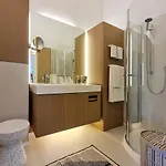 Luxury Omuntu *