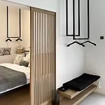 Luxury Omuntu